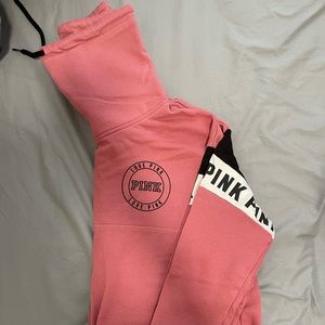 PINK TURTLE NECK SWEATER